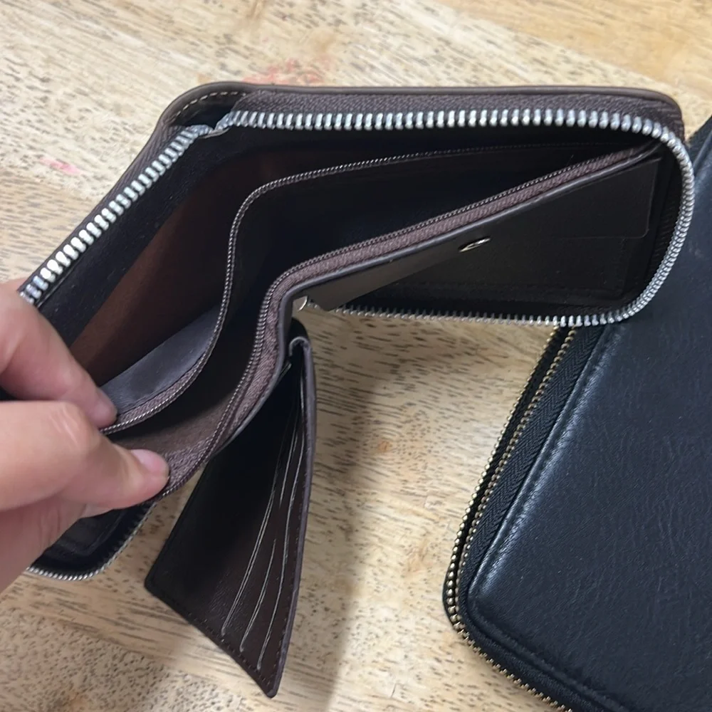 Bundle 2 wallets - NWOT AC2